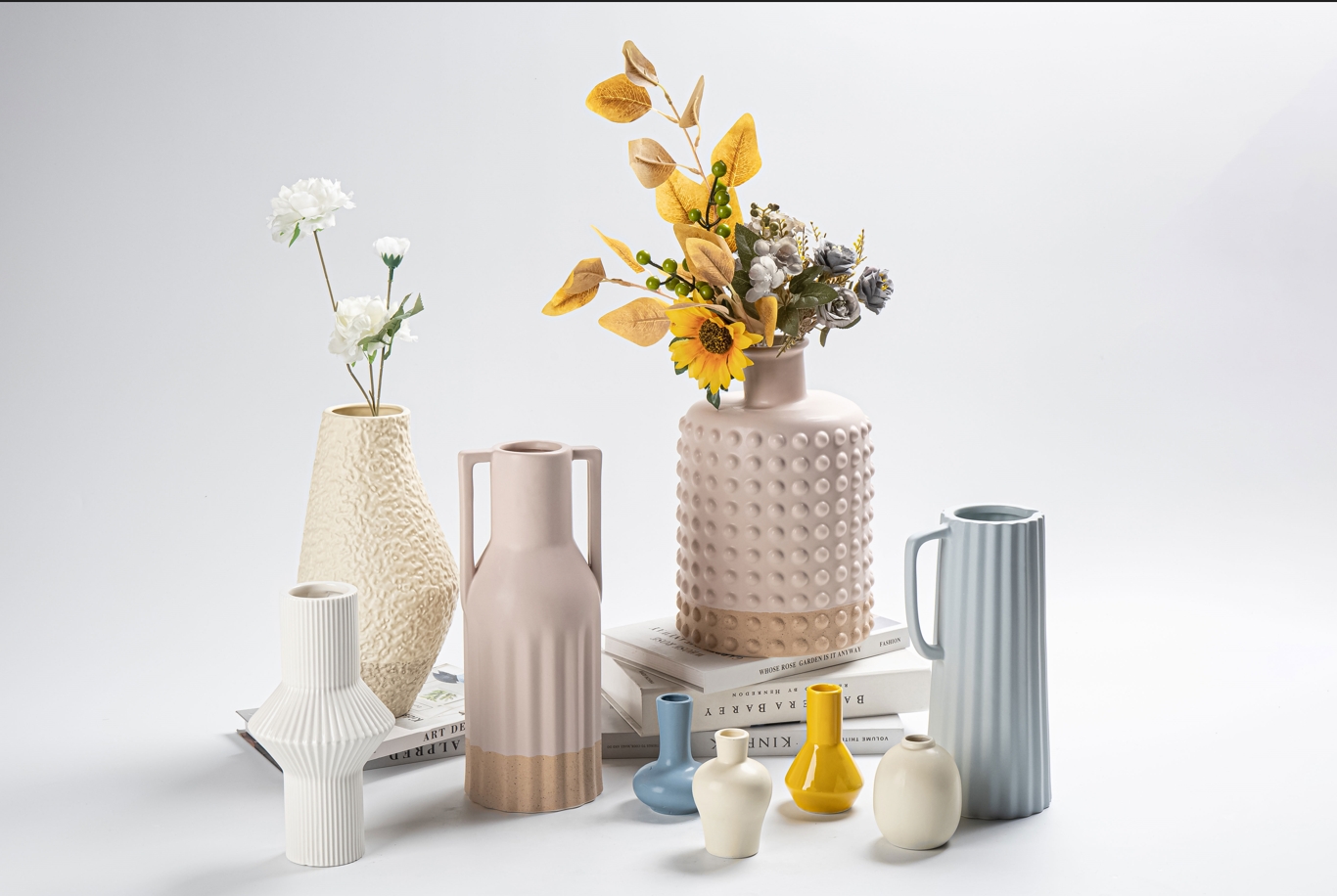 Modern minimalist porcelain vase, suitable for porcelain vases wholesale and retail