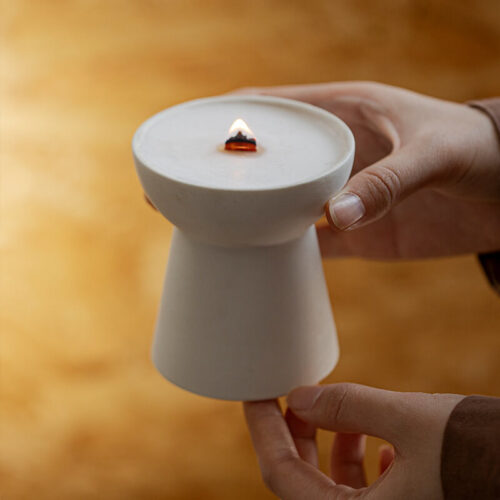 Minimalist and timeless, perfect for luxury UK candle brands. Available with or without lids