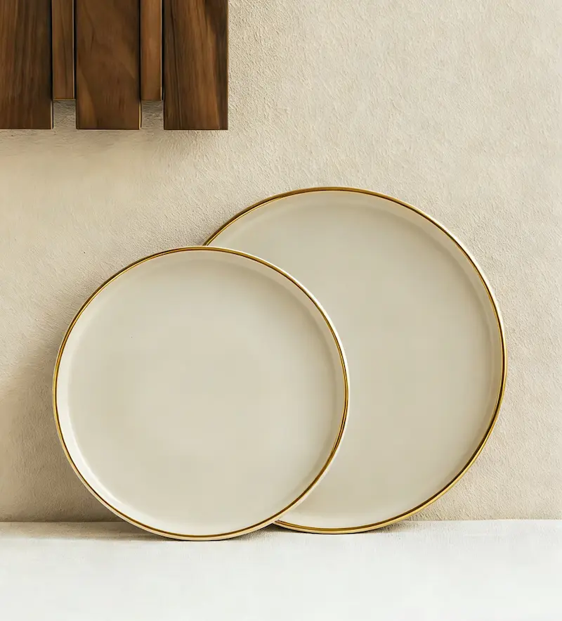 Cloud Dancer + Soft Gold Rim Plate